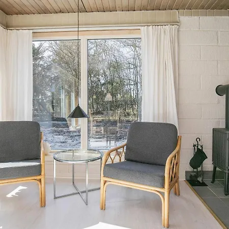 Dom wakacyjny Two-bedroom Holiday In 5